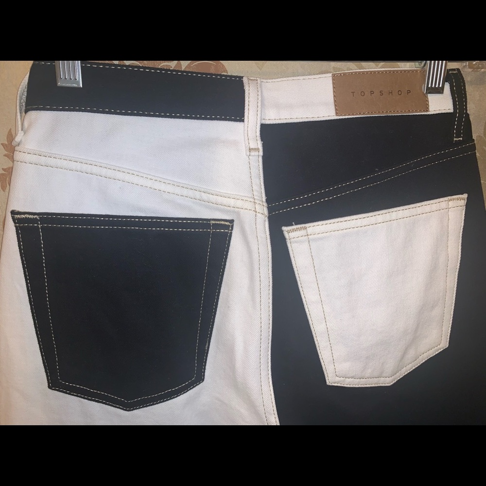 Colorblock Straight Leg Jeans - Picture 2 of 3